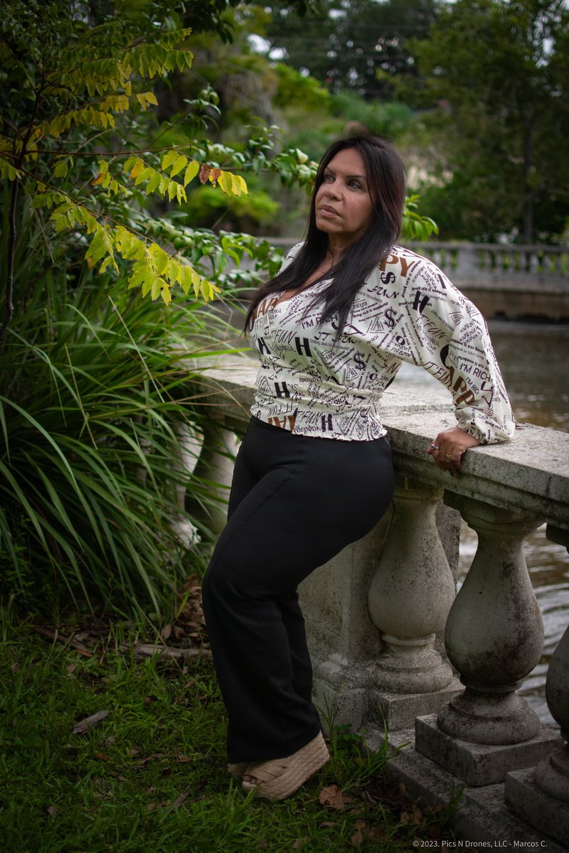 PicsNdrones's tweet photo. Every season of your life is a blessing. 
It’s why they say the “present” is a gift. Have a blessed week everybody. 

#Blessed #PicsNdrones #FloridaPhotographer #JacksonvilleFL #Portraits https://t.co/M0FNIS5Dpv