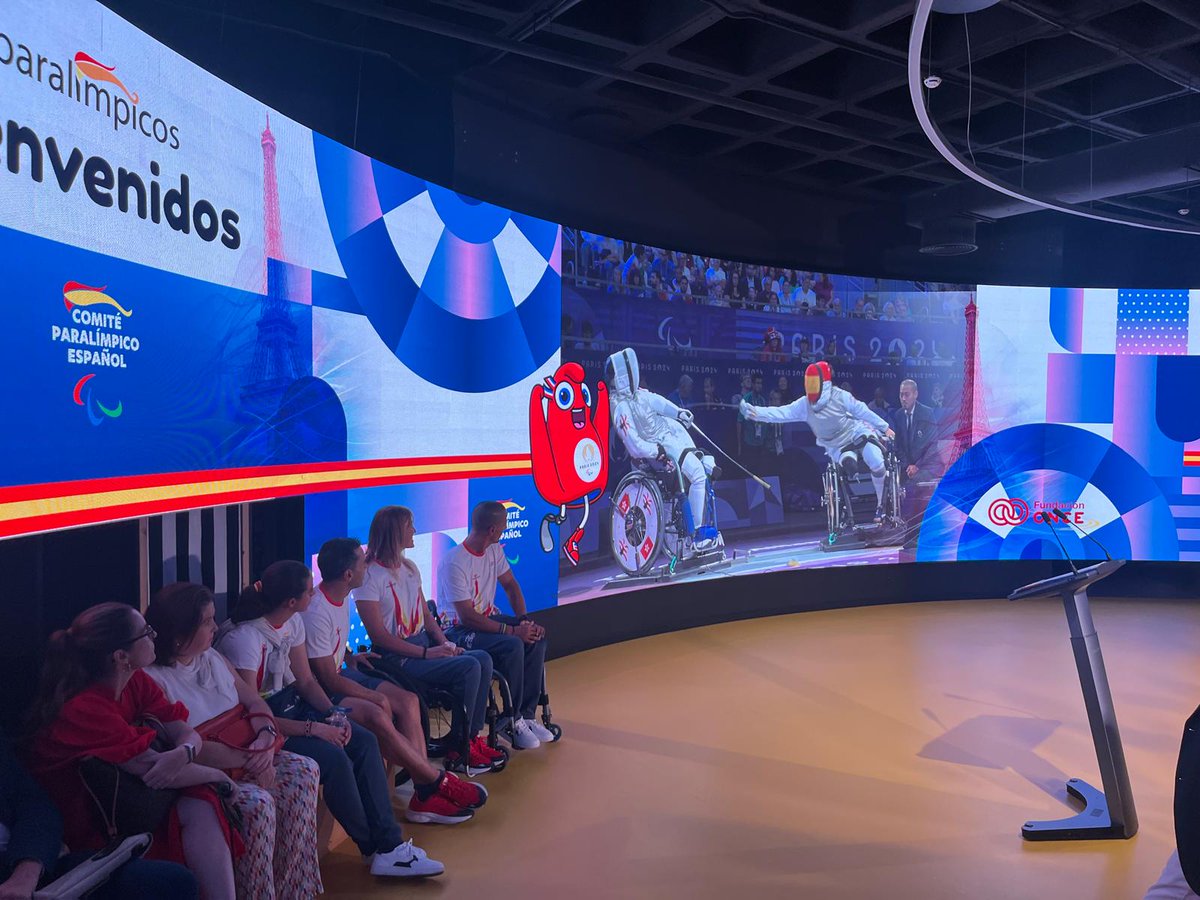 Fundacion_ONCE's tweet photo. 🇪🇸 Hoy recibimos en nuestra sede de @XTalentoDigital a una delegación de los deportistas que nos han representado en los Juegos Paralímpicos de París.

👏 Gracias por vuestro esfuerzo, compromiso, éxitos...sois el orgullo de todo un país!

@Paralimpicos @deportegob https://t.co/xVl6D5wYLo