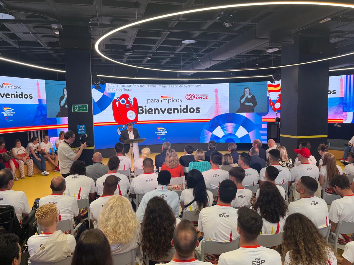 Fundacion_ONCE's tweet photo. 🇪🇸 Hoy recibimos en nuestra sede de @XTalentoDigital a una delegación de los deportistas que nos han representado en los Juegos Paralímpicos de París.

👏 Gracias por vuestro esfuerzo, compromiso, éxitos...sois el orgullo de todo un país!

@Paralimpicos @deportegob https://t.co/xVl6D5wYLo
