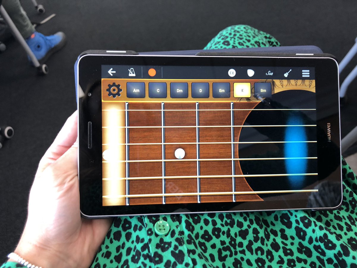 Fantastic day at #BERAWERA2024 <a href="/BERANews/">BERA</a> <a href="/EHU_FOE/">EHU | Education</a> - particularly enjoyed having ‘music on tap’ <a href="/AMHart808/">[adam_hart~]</a> and Prof Alan Williams