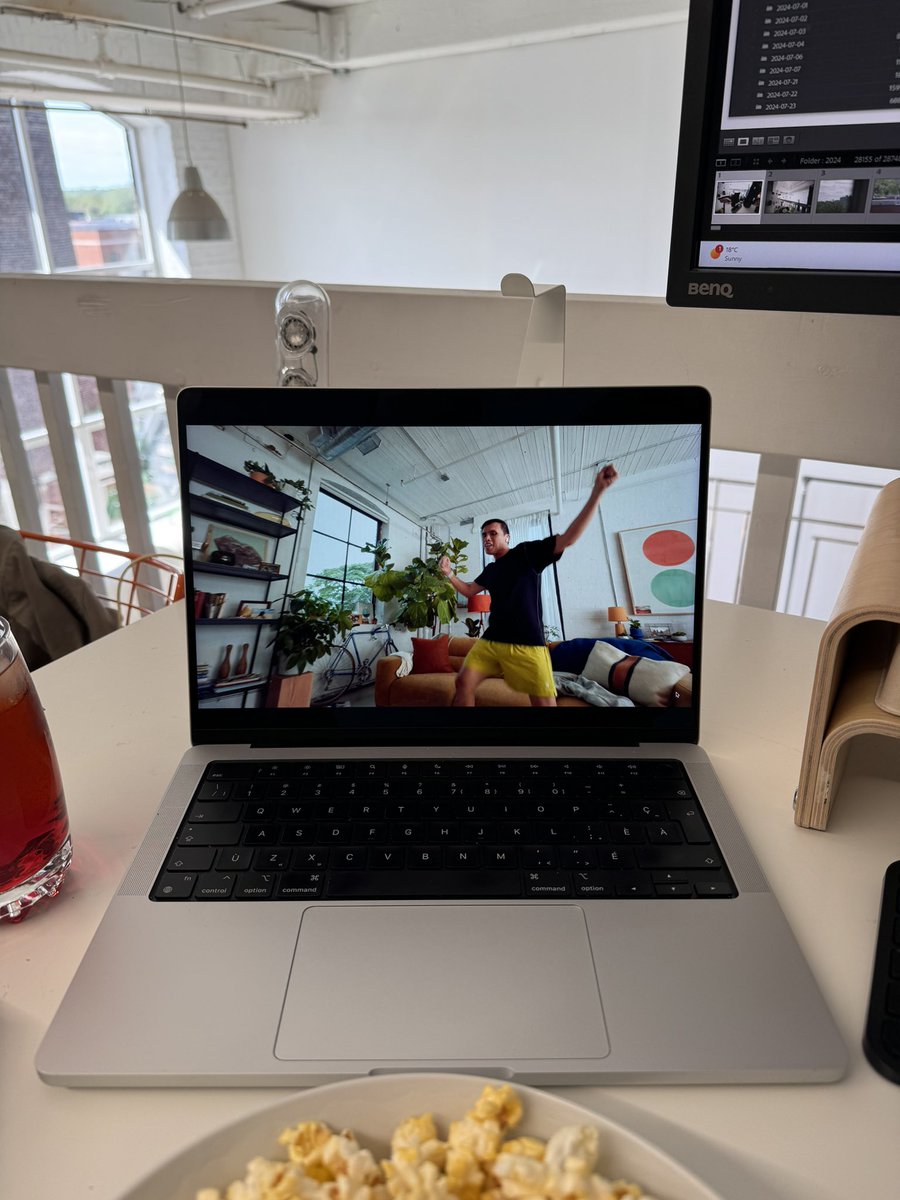 I want this guy’s apartment 😂 #AppleEvent