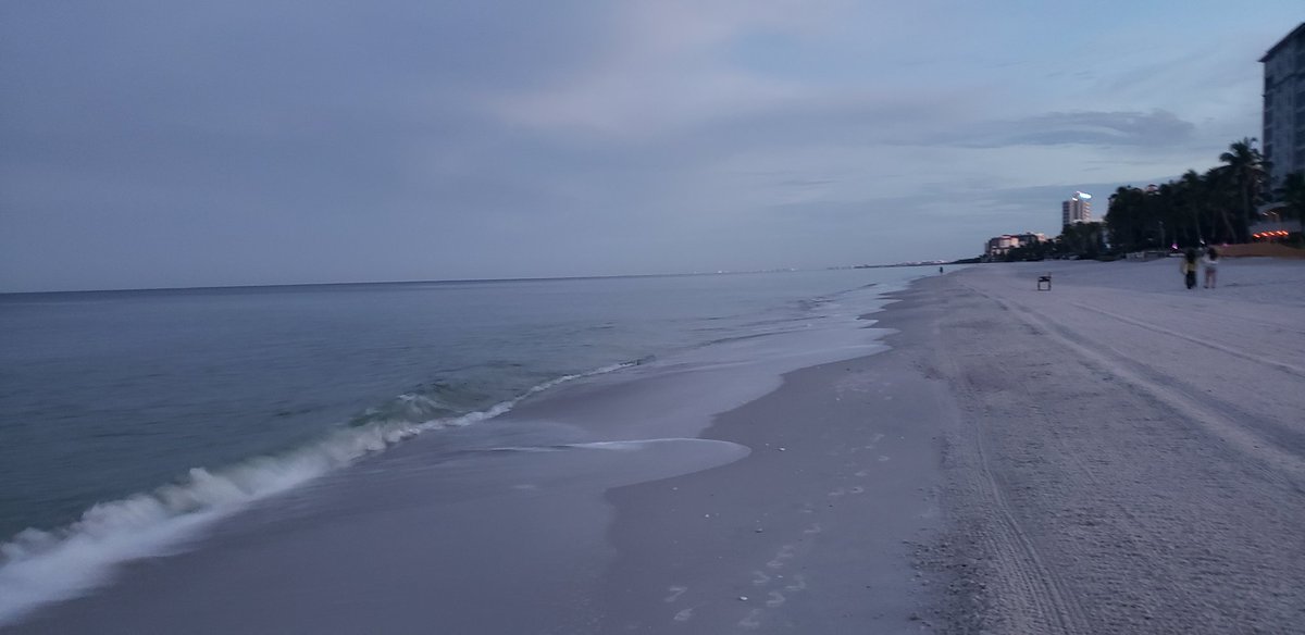 Mark_D_Zinu's tweet image. Hit Vanderbilt beach for some sunrise mapping.
#ZombieMob #OverTheReality