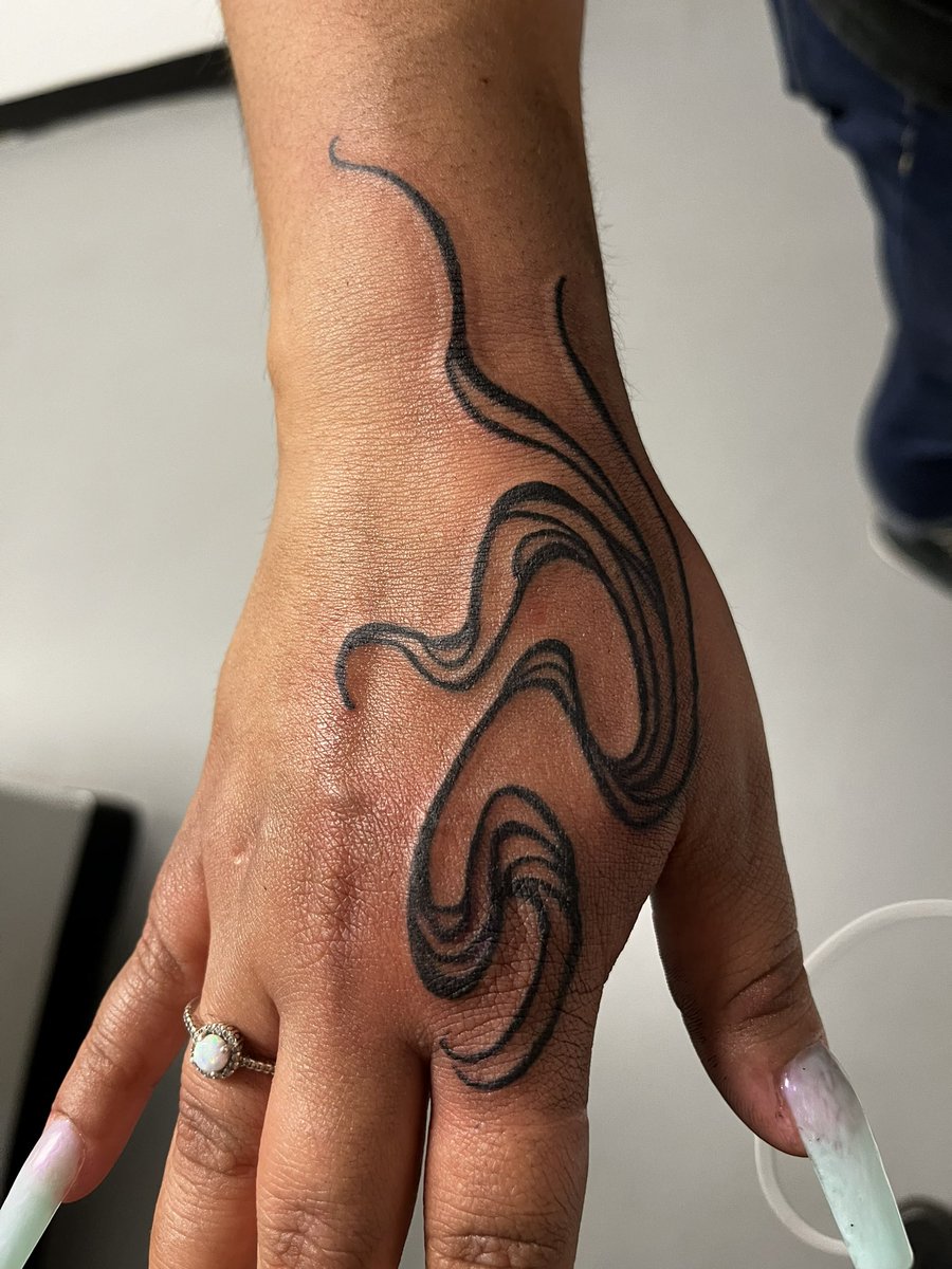 happilysandra's tweet photo. Come get a tattoo from me 😫🫶🏼 https://t.co/vDLcA5qMUa