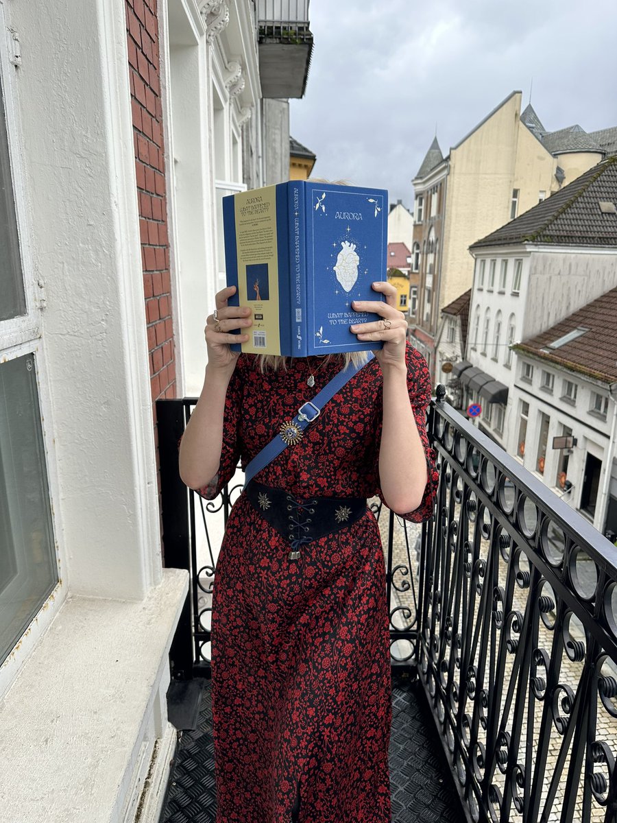 AURORAmusic's tweet photo. Me with my new book: a series 📖💙🫀 https://t.co/EGqCEZs5cO