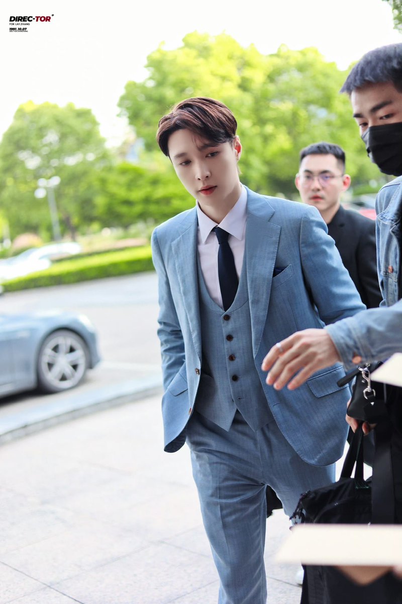 ددی و رئیس بودن تو خون ییشینگ عه
#EXO #LAY #张艺兴 #YIXING
<a href="/weareoneEXO/">EXO</a> <a href="/layzhang/">Lay Zhang</a>
<a href="/ChromosomeEG/">Chromosome Entertainment Group</a> <a href="/lay_studio/">Lay Zhang Studio</a>