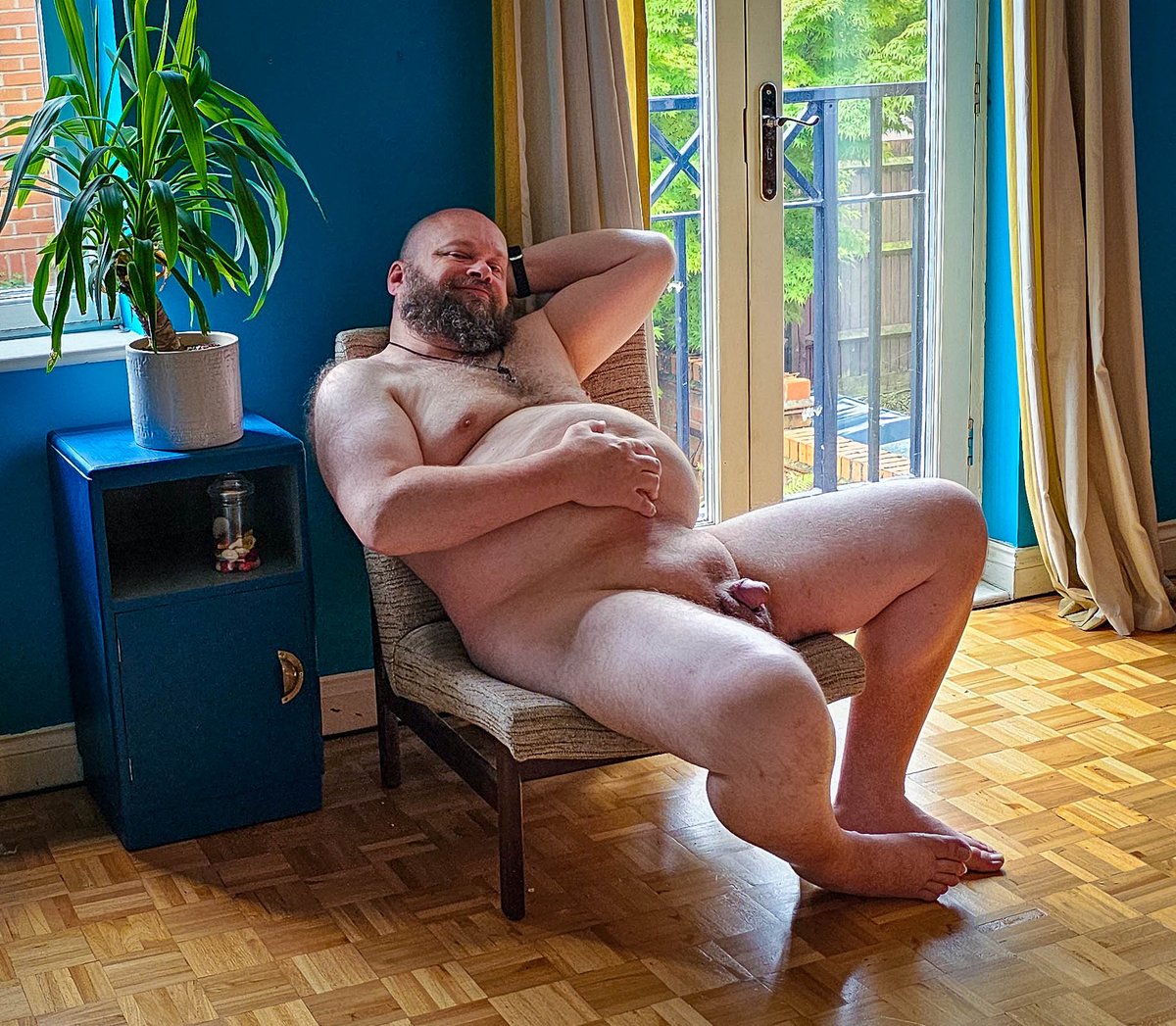 Naked Lounging Sun Bear #35 🥵🥰🌈🧸🔁
#bodypositivity #bodypositive #fatacceptance #chubbygay #chub #belly #fat #bellyfat #fatbelly