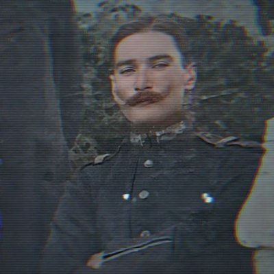 militerenstitu's tweet photo. "akşam sahile indik ama deniz ağzına kadar dolu"

9 eylül 1922, izmir