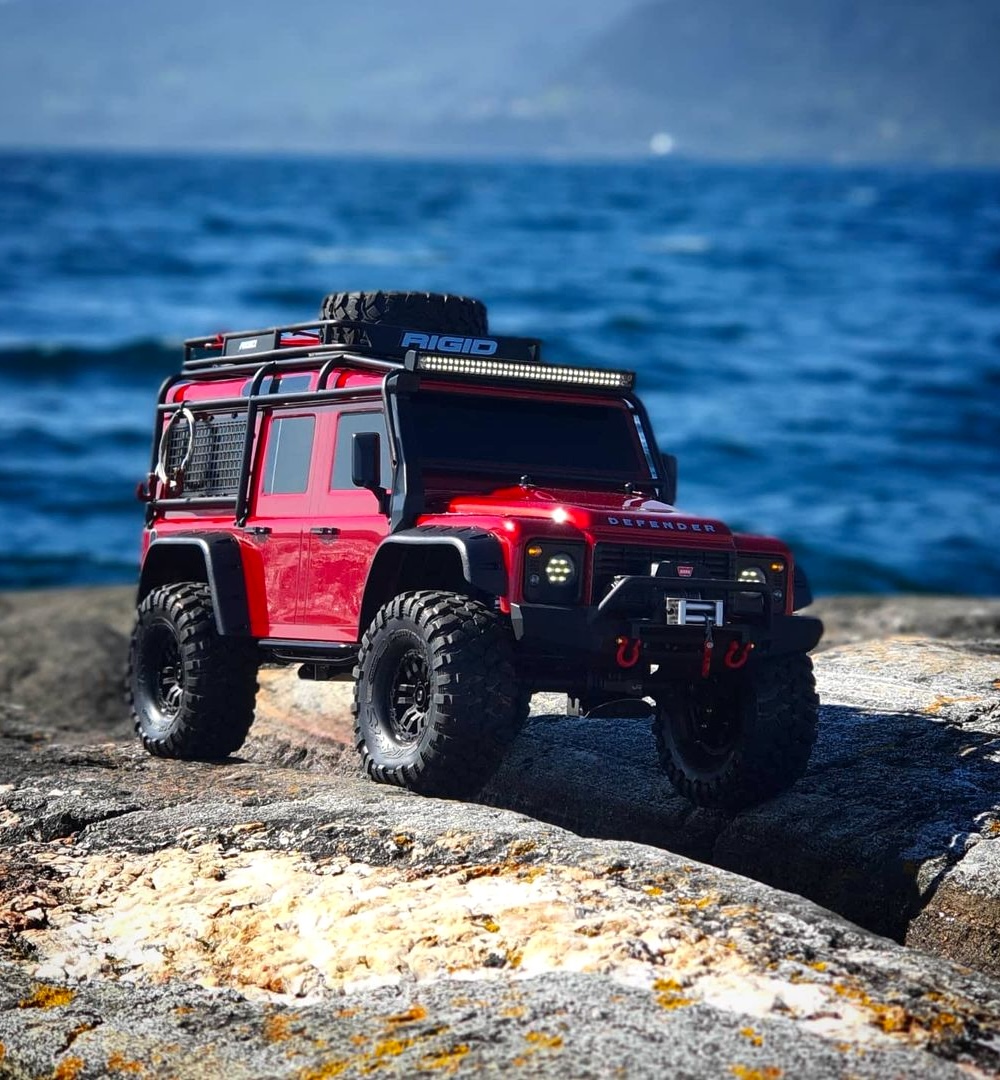 Traxxas's tweet photo. Pretending it’s still the weekend and we’re out exploring with the #Traxxas TRX-4 Defender. 😍💭

https://t.co/zGjRDFrA71 <— Find your own adventure. 📍

[[Model # 82056-4]] #TRX4Defender
#FastestNameInRadioControl #RC
#TRX4Explore #TraxxasFanPhoto 📸: custom_limitless https://t.co/ed0PpxBPy6