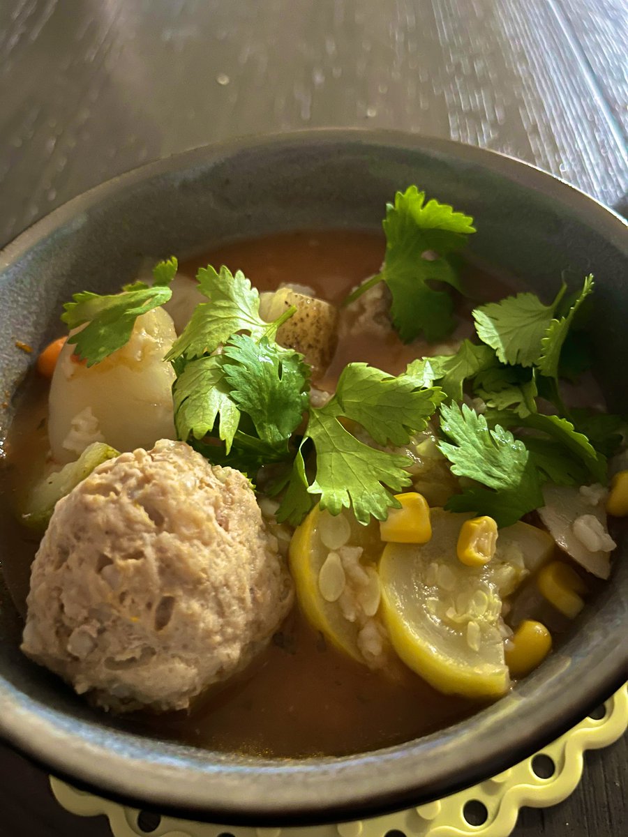 Lady_Di73's tweet photo. 3 sick kids this morning….
105F (41C) & they ask me to make them Albondigas (Mexican Meatball Soup)….Thats how I know they’re really sick.
#BackToSchoolGerms
#LiquidIV
#VitaminC
#ThroatLozenges
#SicknessGoAway https://t.co/4SsdbvNfs9