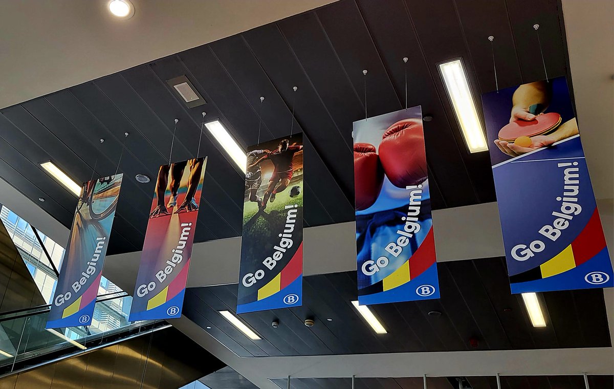 Nos athlètes para olympiques sont de retour  ! 🇧🇪  Félicitations à eux ! Un dispositif impressionnant était mis en place à la gare du Midi pour les accompagner en toute sécurité. Merci au personnel SNCB et aux policiers pour leur disponibilité ! #servicepublic  #àvotreservice