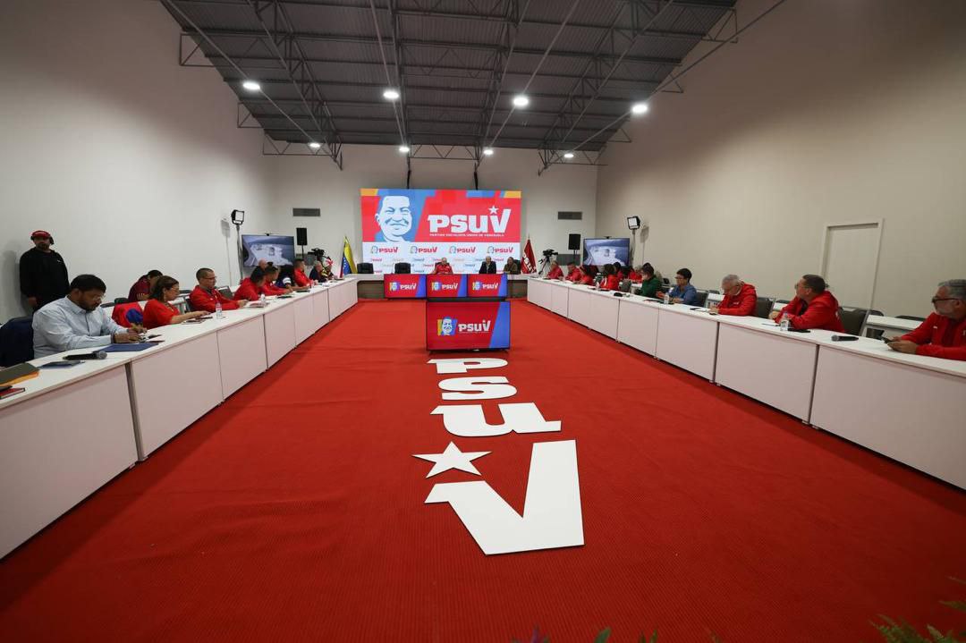 Francisco Torrealba (@torrealbaf) on Twitter photo #09Sep || Desde nuestra acostumbrada reunión de la dirección del <a href="/PartidoPSUV/">PSUV</a> y la <a href="/JuventudPSUV/">Juventud PSUV</a> en el trabajo colectivo y profundo para la consolidación de la Patria Grande de Bolívar y Chávez ¡Nosotros Venceremos!
<a href="/NicolasMaduro/">Nicolás Maduro</a> #09Sep || Desde nuestra acostumbrada reunión de la dirección del <a href="/PartidoPSUV/">PSUV</a> y la <a href="/JuventudPSUV/">Juventud PSUV</a> en el trabajo colectivo y profundo para la consolidación de la Patria Grande de Bolívar y Chávez ¡Nosotros Venceremos!
<a href="/NicolasMaduro/">Nicolás Maduro</a>