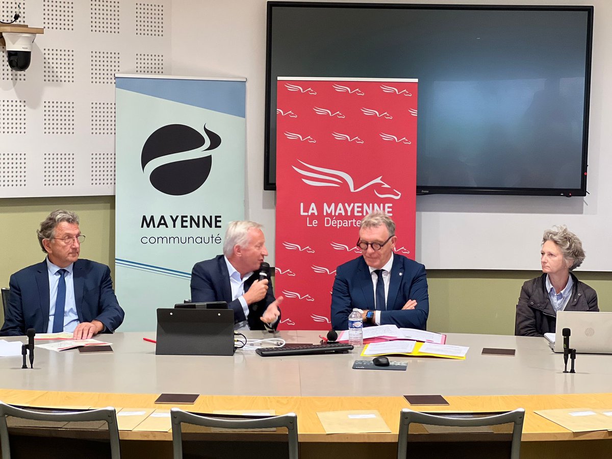 📌Signature du nouveau contrat de territoire 2023-2028 avec Mayenne Communauté et son Président <a href="/JpLeScornet/">JP Le Scornet</a> ➡️ 2,1 M€ pour accompagner l’intercommunalité notamment la création d’un espace jeune dans l’ancienne gare à Mayenne et 1,45 M€ pour les projets des 33 communes !