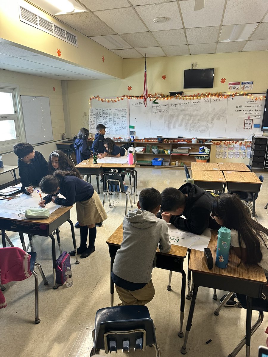MsAbreus4th's tweet photo. What a great start to the year. We are working together to make sure we have a successful learning environment. First on the agenda: creating classroom expectations☺️ @S3_Belleville https://t.co/YeM2guUDh4