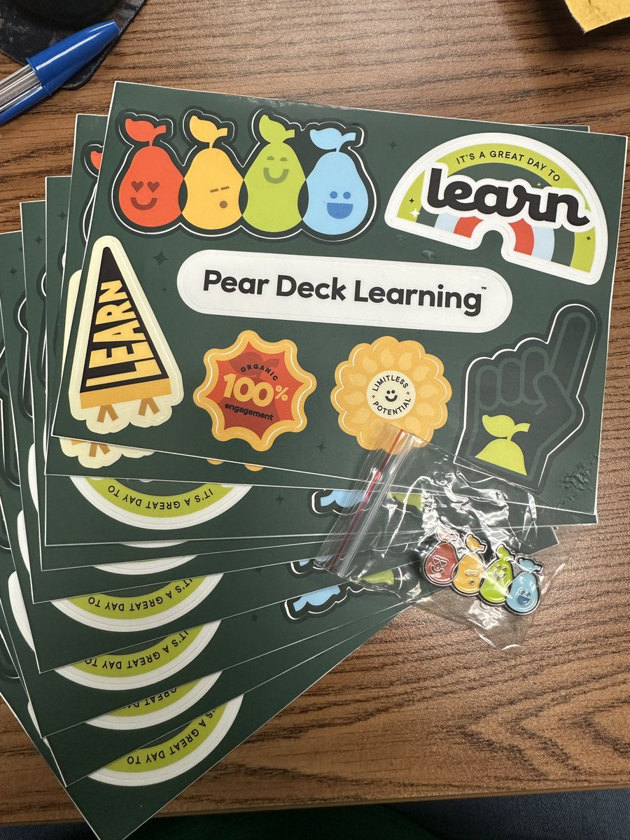 jfrenchiee's tweet photo. Loving my new Pear Deck Learning Swag! Excited to share all the new features with our teachers 💚🍐 #peardeck https://t.co/67PyrdhHdN