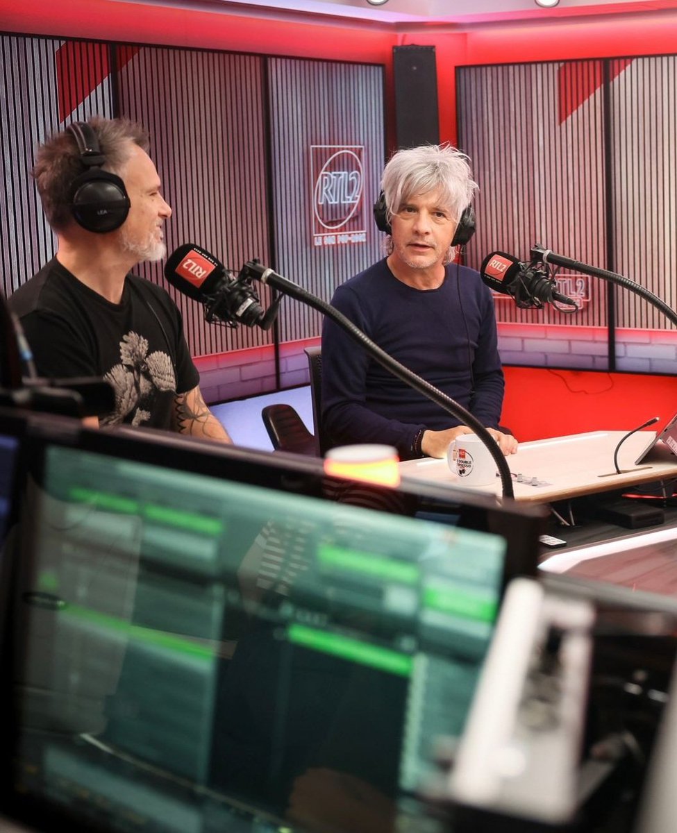 cathygu76's tweet photo. Merci @eric_jeanjean @nicolasirkis @oLidESaT_ pour ce spécial #drivertl2 @RTL2officiel ce soir les questions posées super intéressantes 👍Avez vous dit toute la vérité ....? 🤔Seul @the_salingers le sait 😅Trop bon d entendre les titres de Babel Babel 💿commentées par vous ❤️💯🤘 https://t.co/6sElcSANtl
