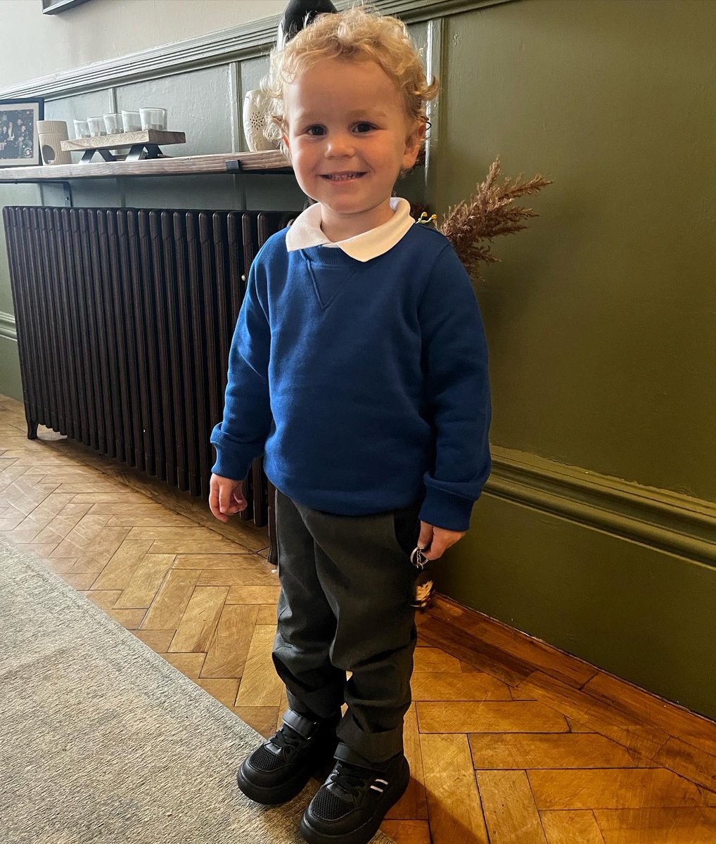 When did this happen 😭💙 first day ❤️