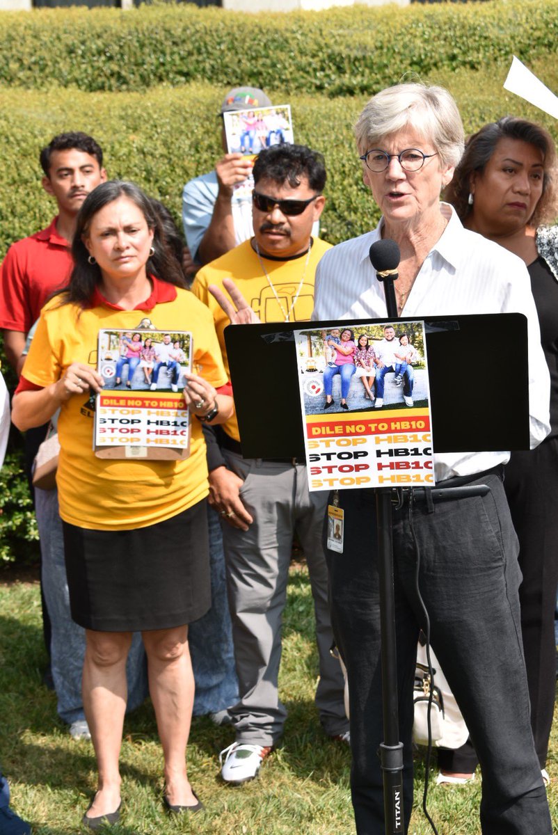 CentroHispanoNC's tweet photo. Raising our voices against #HB10! ✊🏽✊🏽
In partnership with @elcolectivonc, representatives, and allies, we hosted a powerful press event outside the General Assembly. #StopHB10 https://t.co/3QJo4pUos3