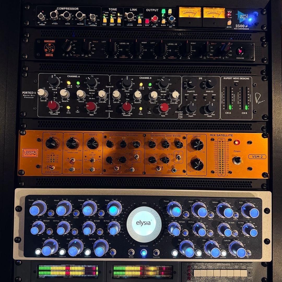 elysia.audio (@elysia_audio) on Twitter photo Is this picture too hot for a Monday post? 🔥🔥🔥😁 Studio by @mystery_room_mke  📷 #9 by <a href="/aperkins_/">Audria Perkins</a> (feat. Gracie) #alphacompressor #elysia
elysia.com/alpha-compress… Is this picture too hot for a Monday post? 🔥🔥🔥😁 Studio by @mystery_room_mke  📷 #9 by <a href="/aperkins_/">Audria Perkins</a> (feat. Gracie) #alphacompressor #elysia
elysia.com/alpha-compress…