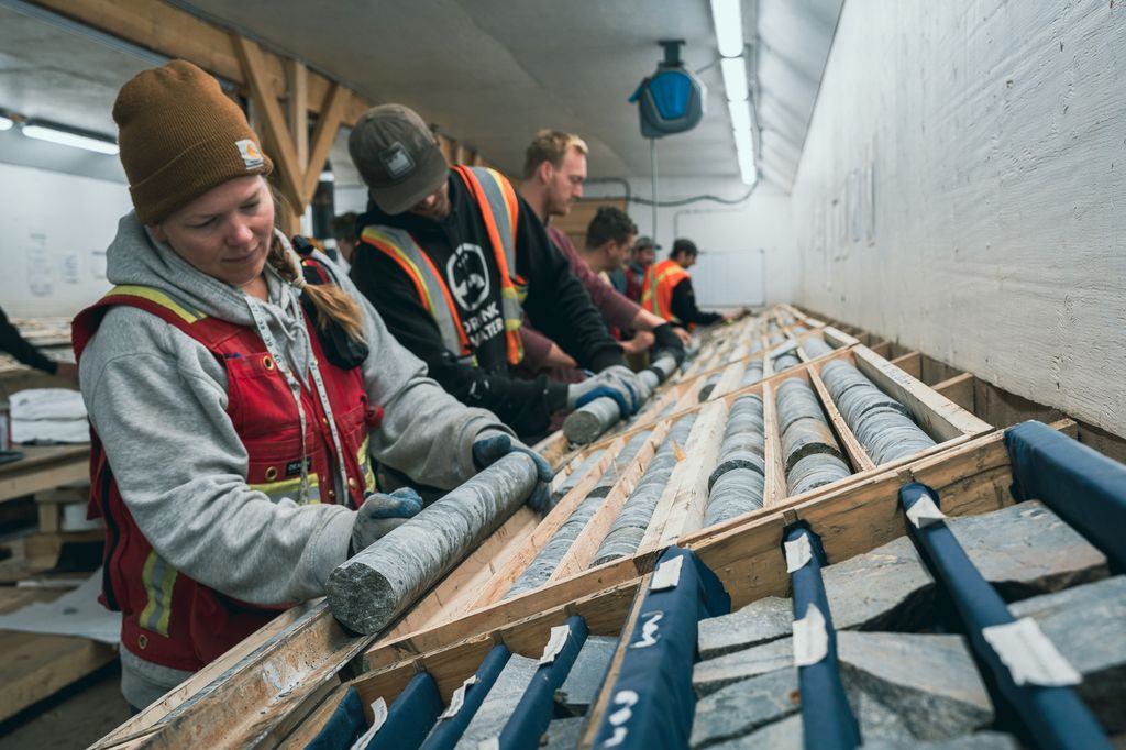 brixtonmetals's tweet photo. 📸 Take a look inside the Brixton Metals core shack at Thorn to see how we handle and analyze core samples in our exploration efforts.
$BBB $BBBXF #CoreShack #ThornProject #Copper #Gold #Exploration https://t.co/M7xUQ45nZT