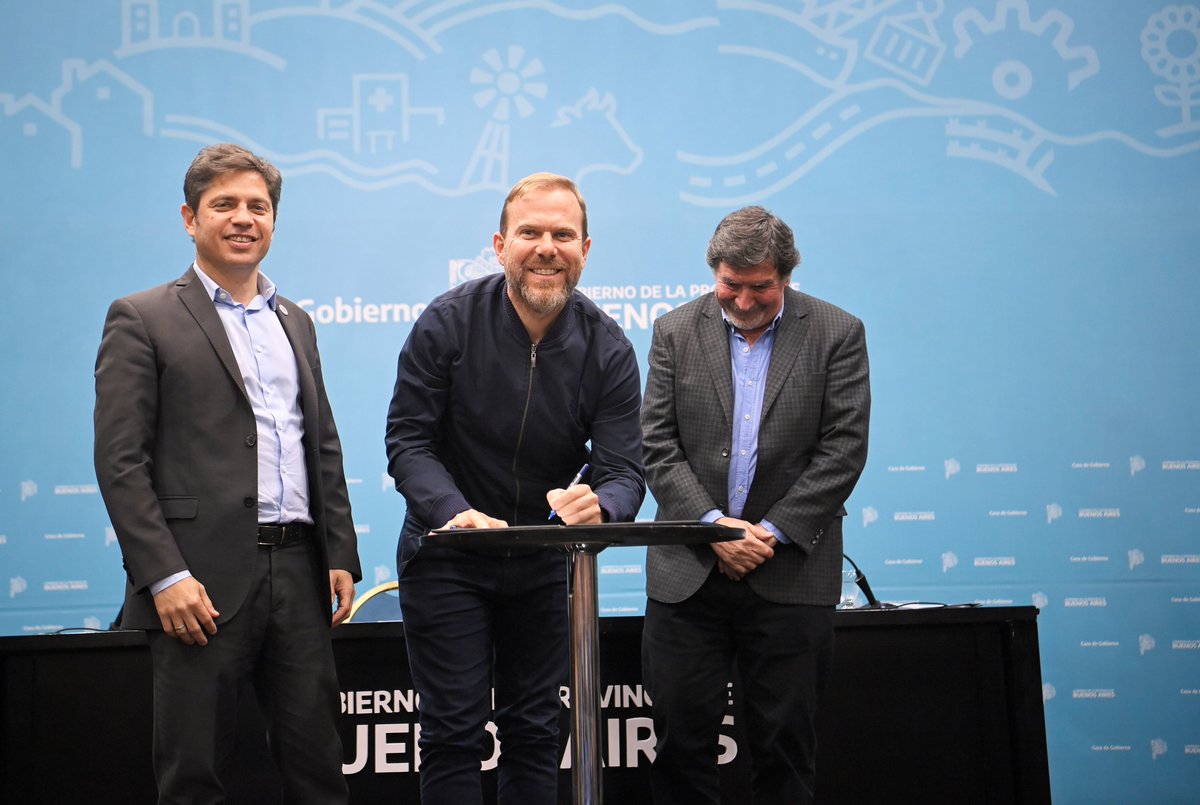 Además anunciamos el envío de un proyecto de ley provincial para hacer obligatoria la sala de 3 años, un avance histórico para consolidar el ciclo educativo y extender este derecho fundamental para los chicos y chicas.