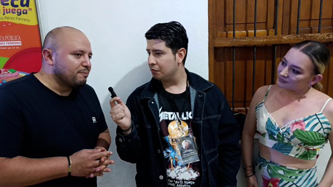 Fotos de la entrevista a @CatalinaSuarezB y @jorgesuarezgo  Recomendado su libro: Pod&eacute;is ir en Paz. Lo<a class="tags" target="_blank" title="On Twitter" href="/?out=eyJ0eXAiOiJKV1QiLCJhbGciOiJIUzUxMiJ9.eyJpYXQiOjE3MjYwNDE3MTYsImlzcyI6InR3cG9ybnN0YXJzLmNvbSIsIm5iZiI6MTcyNjA0MTcxNiwiZXhwIjoxNzU3NTc3NzE2LCJyZWRpcmVjdF91cmwiOiJodHRwczovL3R3aXR0ZXIuY29tL0NhdGFsaW5hU3VhcmV6QiJ9.zgXC5cbkRHJqfIH43_e12tOhtCE45bIxLcJeMc8tO4_NDcHeBBWQfBwTJhmZTnTVc3mohXyoPcGtJRX2S0QuQA">@CatalinaSuarezB</a><a class="tags" target="_blank" title="On Twitter" href="/?out=eyJ0eXAiOiJKV1QiLCJhbGciOiJIUzUxMiJ9.eyJpYXQiOjE3MjYwNDE3MTYsImlzcyI6InR3cG9ybnN0YXJzLmNvbSIsIm5iZiI6MTcyNjA0MTcxNiwiZXhwIjoxNzU3NTc3NzE2LCJyZWRpcmVjdF91cmwiOiJodHRwczovL3R3aXR0ZXIuY29tL2pvcmdlc3VhcmV6Z28ifQ.TmYLi7RxL05JgHSdQ5DzYhuXo1IILz6f0hrUBYYC9yBnBZ7z2d2HQf5BauM_GdH_aA7aQLe2h2KtXBQoaGQfCQ">@jorgesuarezgo</a><a href="/tag/editorialplaneta"class="tags"><span>#editorialplaneta</span></a><a href="/tag/anacatalinasuarez"class="tags"><span>#anacatalinasuarez</span></a><a href="/tag/jorgesuarez"class="tags"><span>#jorgesuarez</span></a>