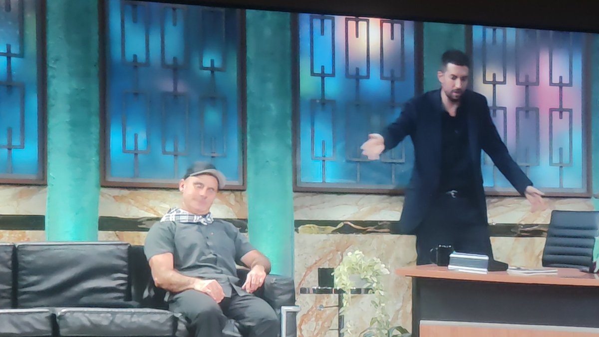 Hay quien lleva a Victoria Federica y <a href="/davidbroncano/">David Broncano</a> y <a href="/LaRevuelta_TVE/">La Revuelta</a> llevan a un crack como <a href="/aitorfrancesena/">AitorFrancesena</a> al que no conocía. Siempre llevando a gente desconocida muy grande.