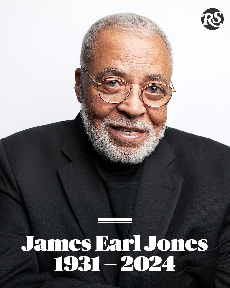 RollingStone's tweet image. James Earl Jones, the renowned actor of stage and screen who lent his booming, inimitable voice to Darth Vader and &apos;The Lion King,&apos; has died at age 93.

More: rollingstone.com/tv-movies/tv-m…