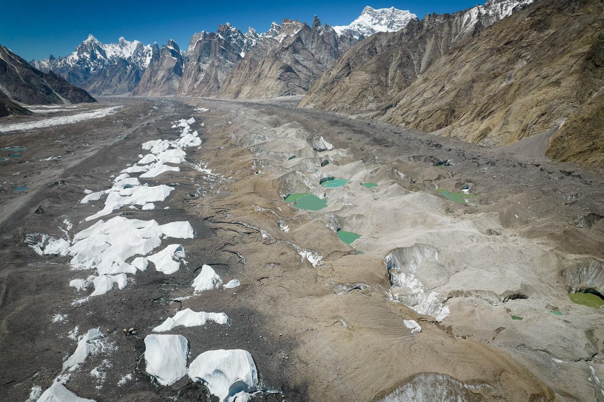 MuqeetAhmadKB's tweet photo. Due to climate change, Baltoro, the 2nd largest glacier in the Karakoram, started to melt,Due to climate change, 25 to 30 small lakes have formed on the Baltoro glacier .After the North and South Pole second largest glacier in the Karakoram region, Baltoro, which is 63 km long https://t.co/azRmG2RVyP