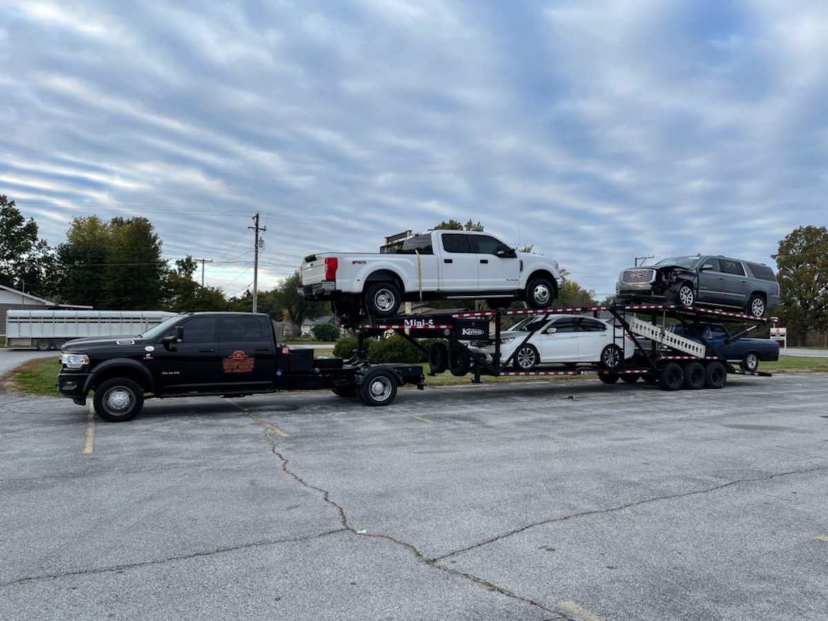 AmeriAuto0's tweet photo. Driving tired can be as dangerous as driving under the influence. Learn the risks and how to prevent fatigue to stay safe on the road.   Read more about the dangers of driving tired and how to stay safe. https://t.co/R0NYOb82Of #StayAlert #DriveSafe #AvoidFatigue https://t.co/9s3ltM29hb