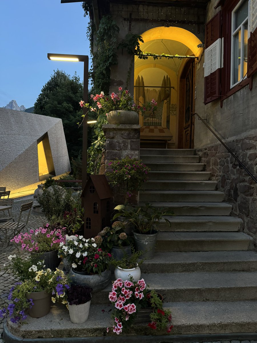 _iseen_'s tweet photo. 7:00 pm
📍San Candido. https://t.co/OGc3tmhhyW