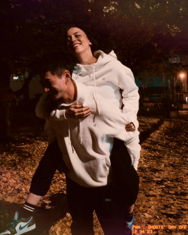 Your portfolio might not look good, but there's no reason you shouldn't 👕👟

Find great deals on a wide range of web3 merchandise, sneakers and apparel 

Pay with crypto, straight from your wallet

Got crypto? gm.co