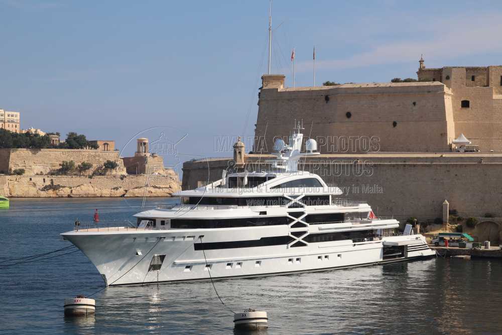 Shipguru's tweet photo. #Greekbuilt #GoldenYachts #superyacht #PROJECT_X #moored at #GrandHarbourMarina (#GHM) , #dockyardcreek, #grandharbourmalta - 13.09.2023 - https://t.co/nfgboxcB5B - NO PHOTOS can be used or manipulated without our permission @YachtspotterCom @GrandHMarina @GoldenYachts @ybw https://t.co/bJ8k1GSzrL