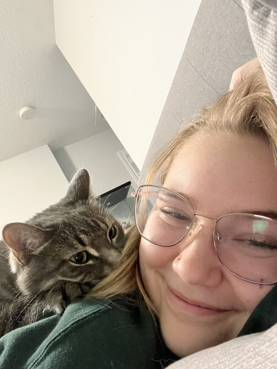 Elaina // Elmo (she/her) tweet media