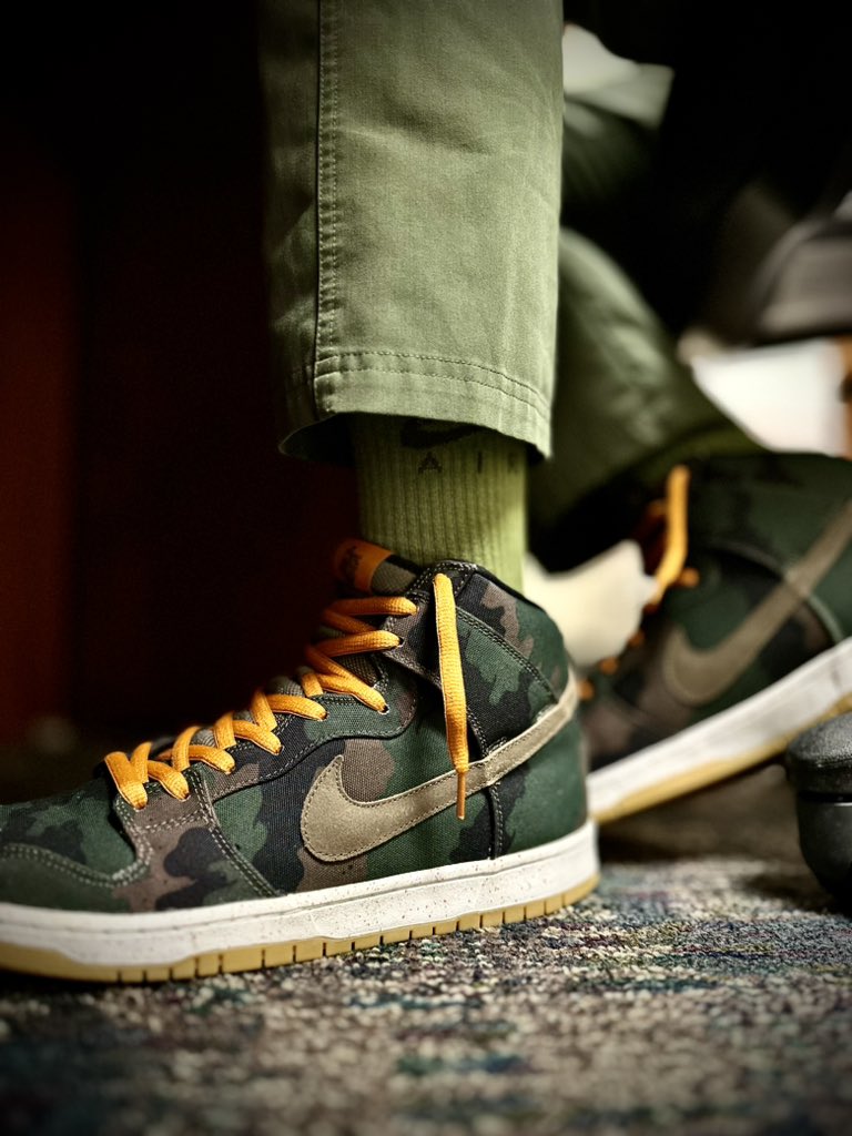 moreshoesthan's tweet image. In case the camo is so good that you can’t see my #kotd for @trudyspeaks’ #dunksondeck, I’m unDSing my FiveOneO’s to lead off ze week

#docsindunks 
#nike
#sbdunk #dunk #nikesb
#yoursneakersaredope 
#snkrs #sneakers  #sneakeraddict 
#sneakerhead
#snkrsandscrubs #wearfigs