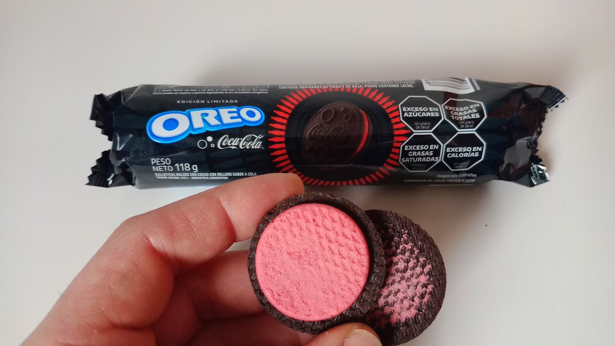 Hola <a href="/OreoArgentina/">Oreo Argentina</a> No tienen sabor a Coca, ni siquiera a Oreo, tienen un sabor químico horripilante parecido al pinolux de limón. Son las peores galletitas que probé en mi vida. Aguante las Melbas. Abz!