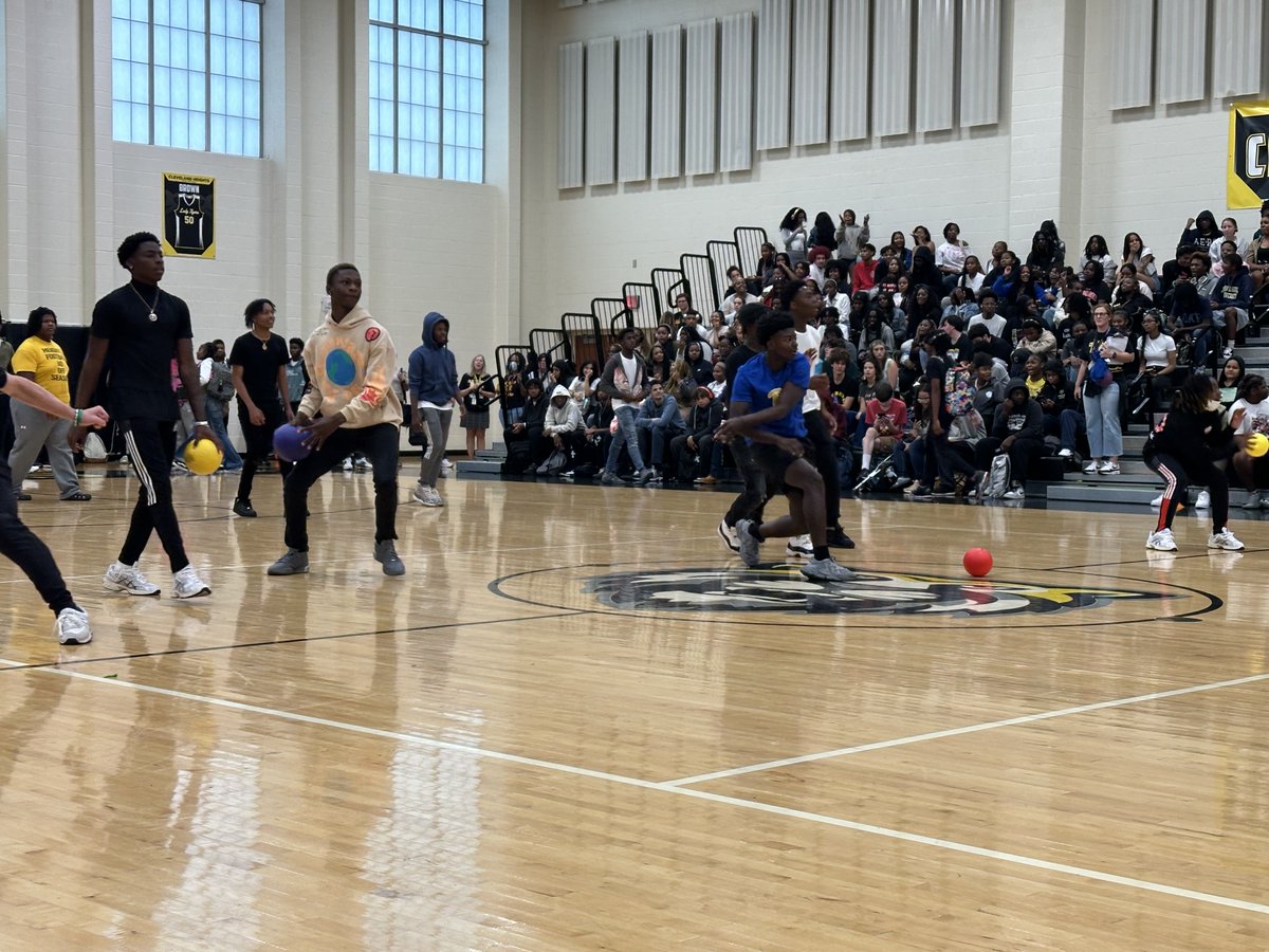 Heights High had an exhilarating end to last week at the PBIS Cohort Dodgeball Game! Students and staff members teamed up to face off against their peers from the other cohorts and after several rounds of friendly competition, the juniors (Cohort 2026) came out victorious.