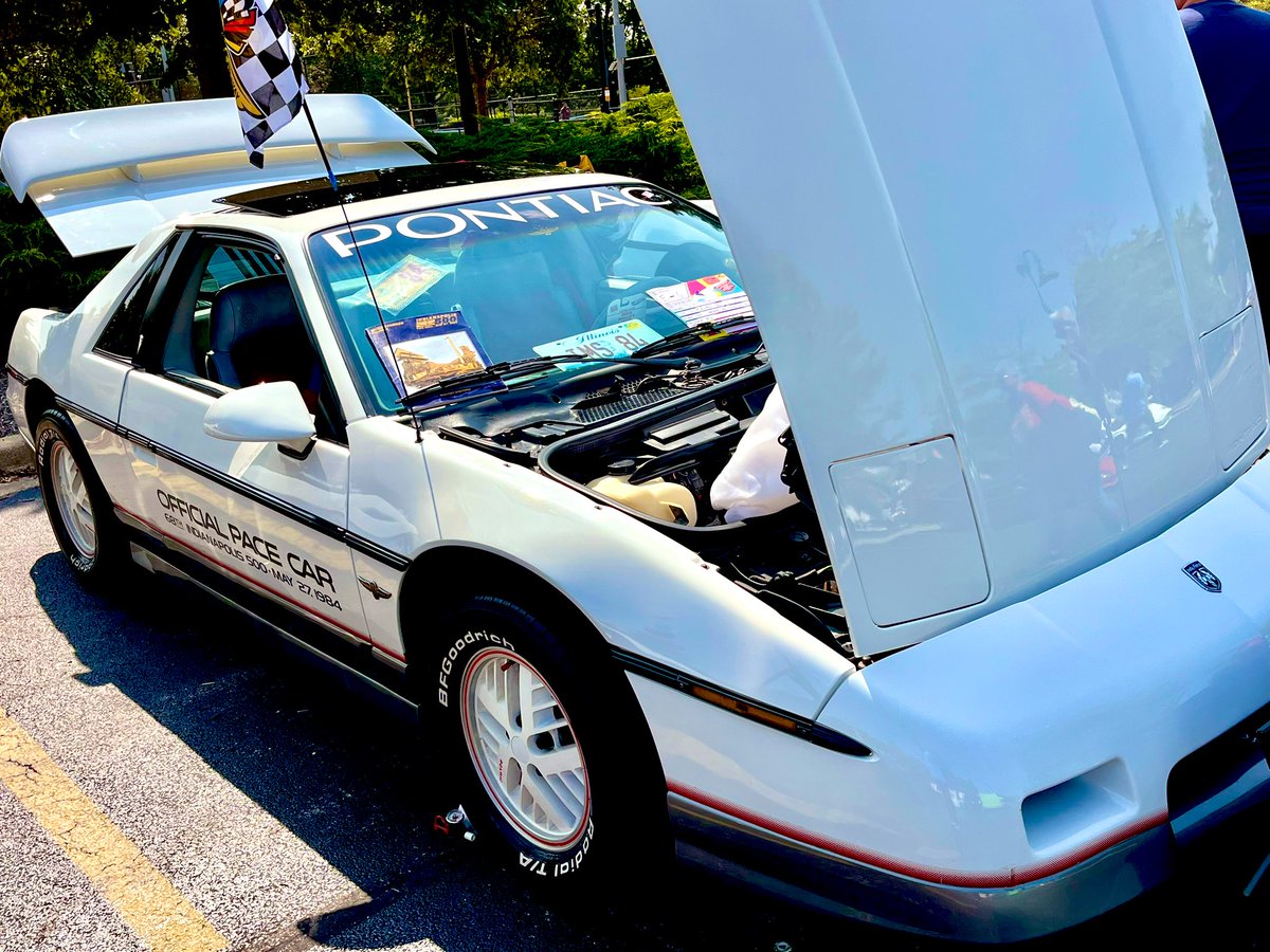 FanaticsFiero's tweet photo. The 28th version of Fierorama which is put on by the Northern Illinois Fiero Enthusiasts better known as NIFE. #FieroFanatics
#Fiero #Pontiac https://t.co/MsEsR3Oq8l