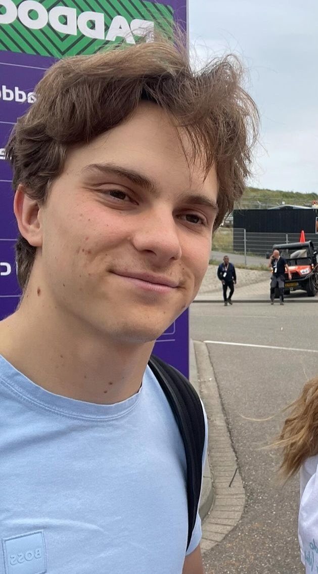 kildernopaddock's tweet image. comecei a semana igual eles