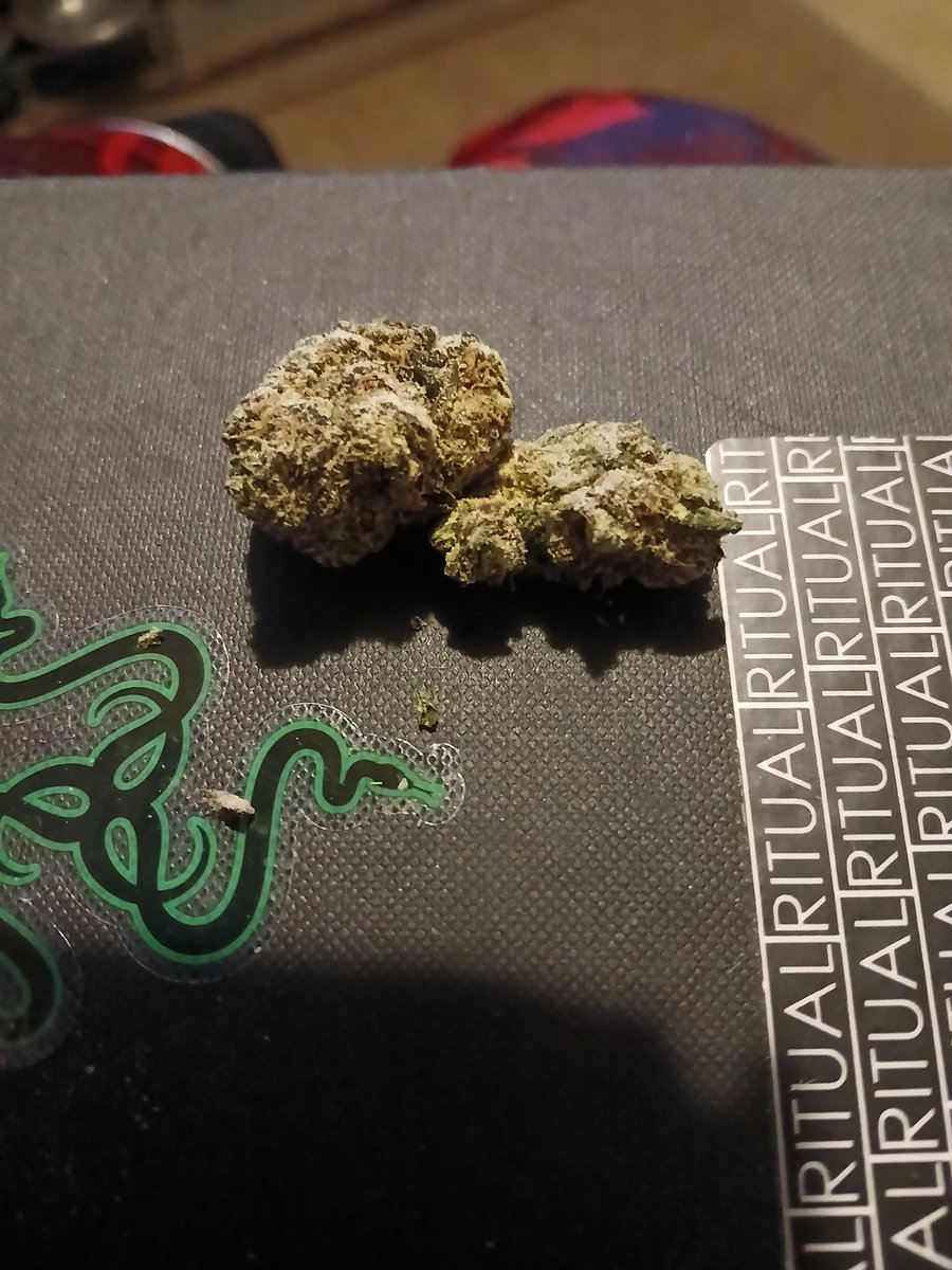 Zakkthemaniac's tweet image. This thca from #Hellaslumped.com is straight 🔥!!! You can&apos;t even tell the difference 😉 😉 💨🤤😎