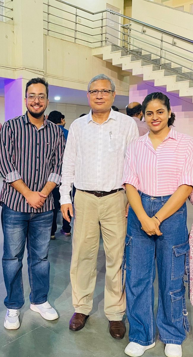 What a fantastic conclusion to the two-day Symposium (OCS-2024)!🎉 After a series of insightful talks on day two, the event culminated in a heartwarming felicitation ceremony honoring the legendary Prof. Vinod K. Singh. 🙏 <a href="/VinodSingh_IITK/">Vinod K Singh</a> Truly an unforgettable day! #OCS2024