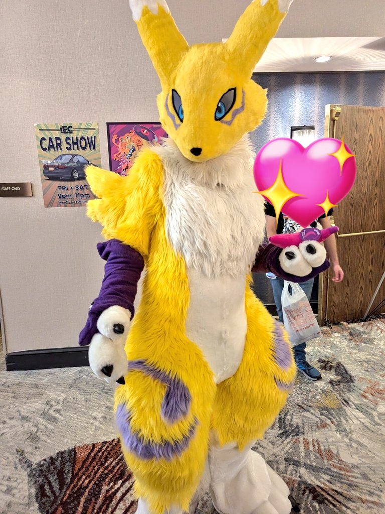 Stevered_d's tweet image. Look who I ran into at #IFC2023 @RealLifeRenamon also they have a very accurate measuring device!