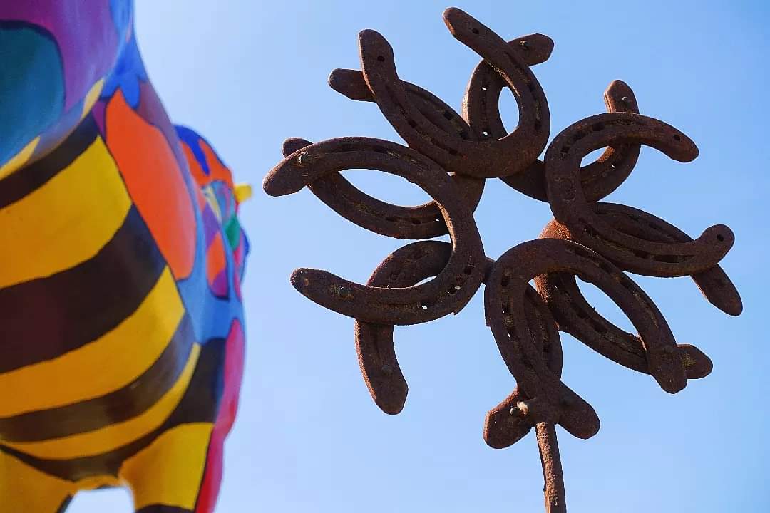 Finn ist n meinem #Roman "Die #Pandajäger" nicht unbedingt vom Glück verfolgt. Aber er ist ein Kämpfer. Links zum #Buch u. #eBook 👉 hmm-info.de/e-books/die-pa…

#Lesetipp #Abenteuer #Action #Thriller #Buchtipp #Spannung #China #Autor #heinermic #author #lesenswert  #Lesen #Panda 🐼