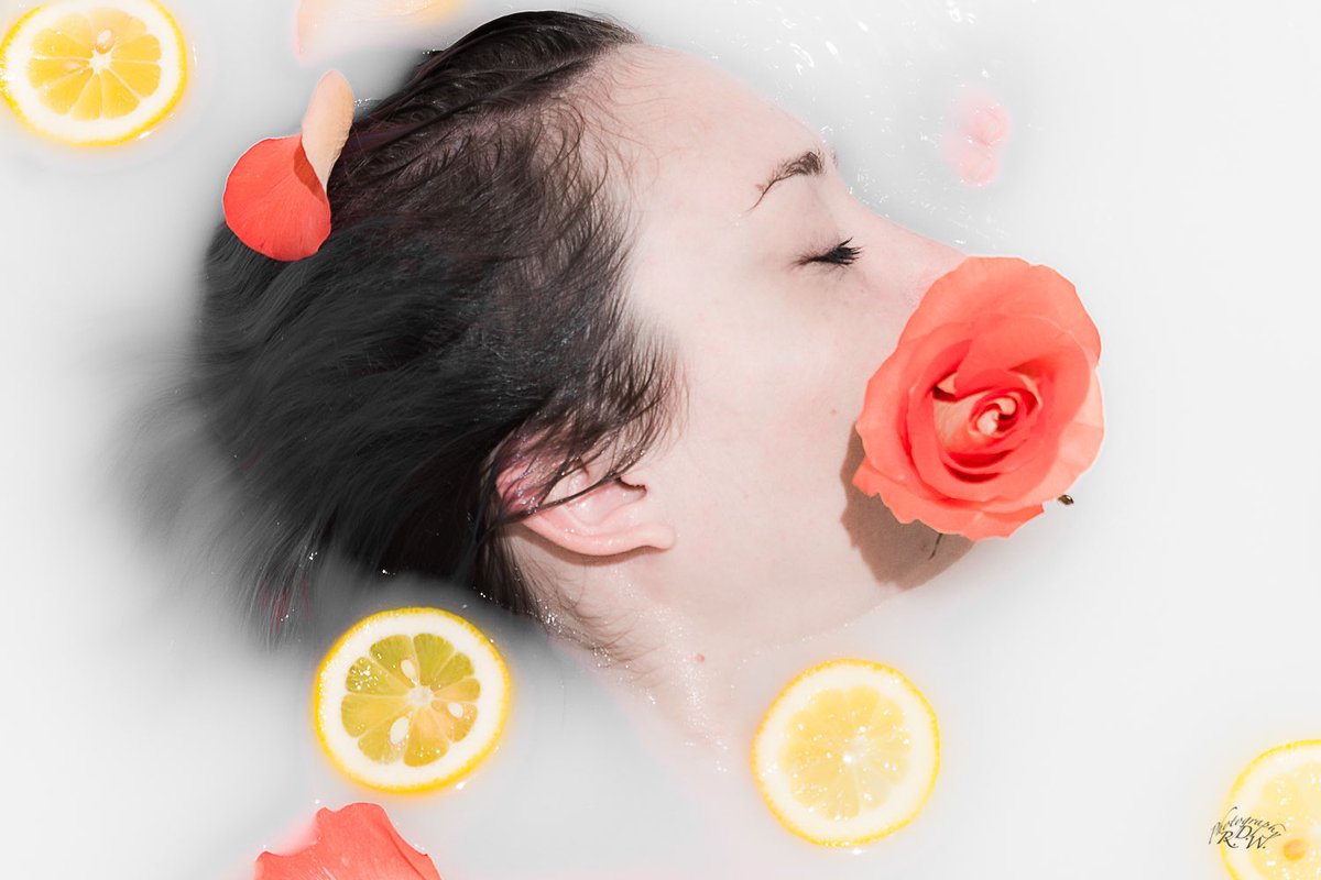 rdwalkerimages's tweet image. I think it’s time for another milk bath shoot.
.
.
In Frame: Nat