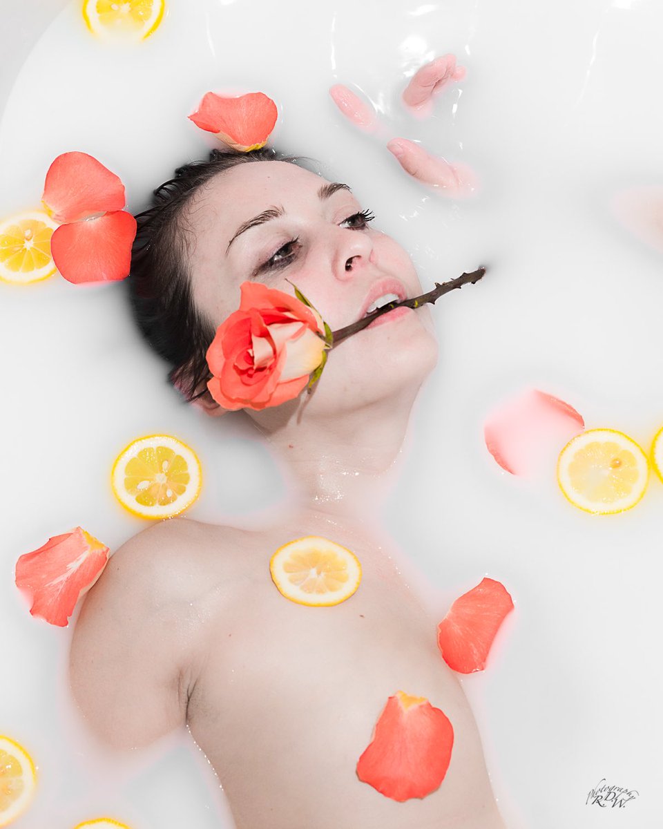 rdwalkerimages's tweet image. I think it’s time for another milk bath shoot.
.
.
In Frame: Nat