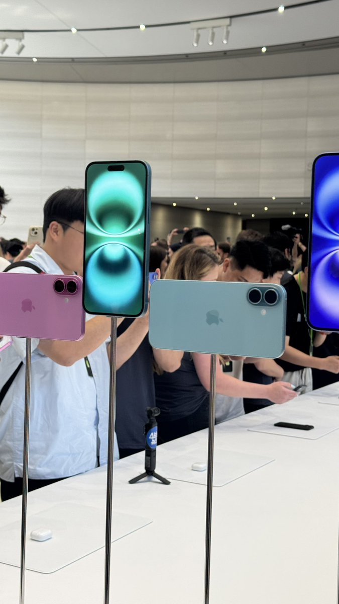 spin9's tweet image. iPhone 16 ทั้ง 5 สี