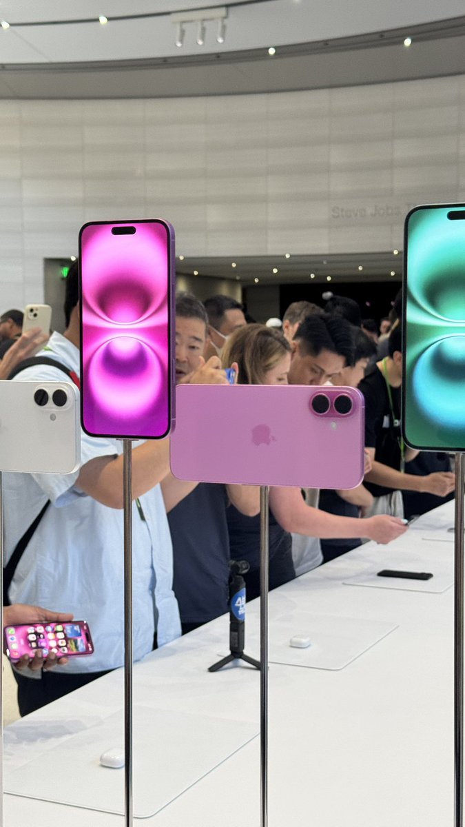 spin9's tweet image. iPhone 16 ทั้ง 5 สี