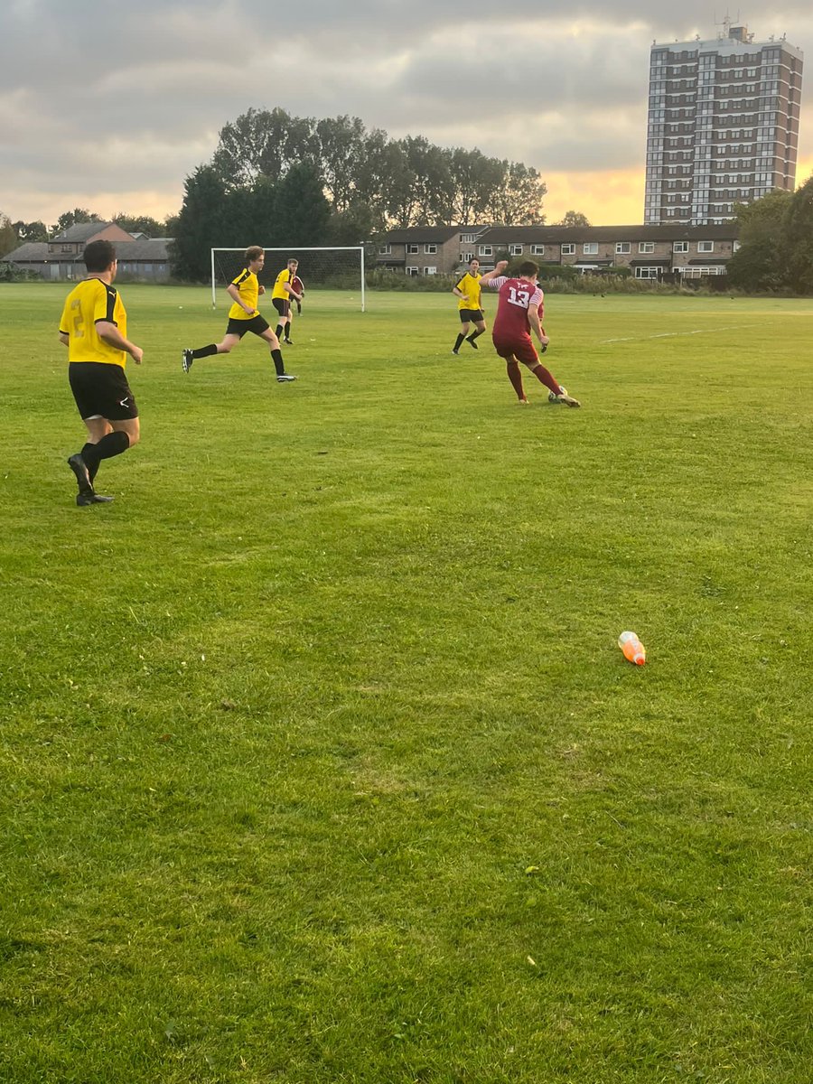 WythenshaweWanderersFC tweet media