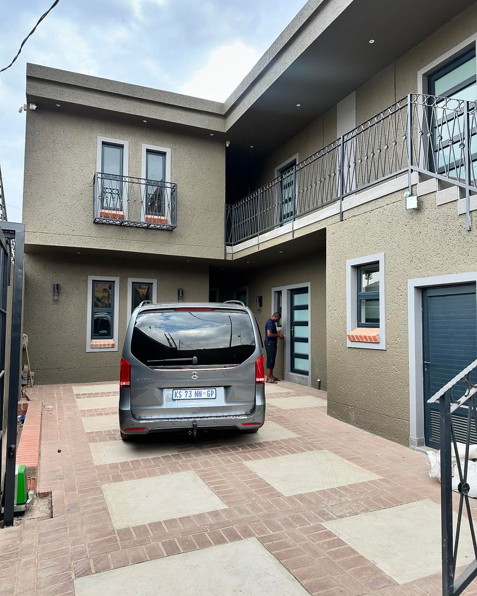 MDNnewss's tweet image. Gogo Maweni is currently renting out newly available apartments in Diepkloof, Johannesburg, priced at R4500 per month.