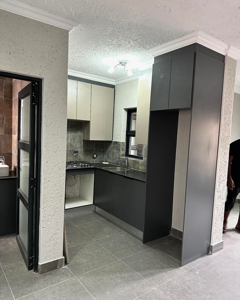 MDNnewss's tweet image. Gogo Maweni is currently renting out newly available apartments in Diepkloof, Johannesburg, priced at R4500 per month.