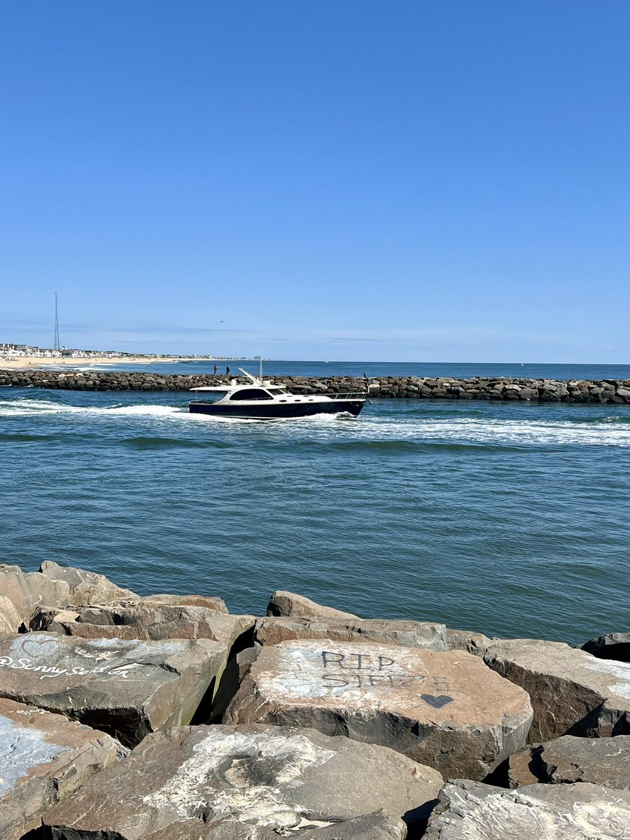 bruttafica's tweet photo. Beautiful day today!!!ποΈβοΈπ#JerseyShore #NewJersey #LocalSummer https://t.co/Q9VnNGgfXL